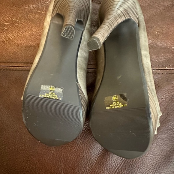 Peep toe stilettos​​​ - Picture 3 of 3